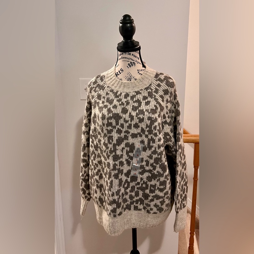 NWT Old Navy Leopard Sweater, sz L